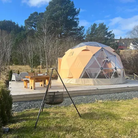 Idyllic Accommodation In Dome Near Sandy Beach Semesterbostad *
